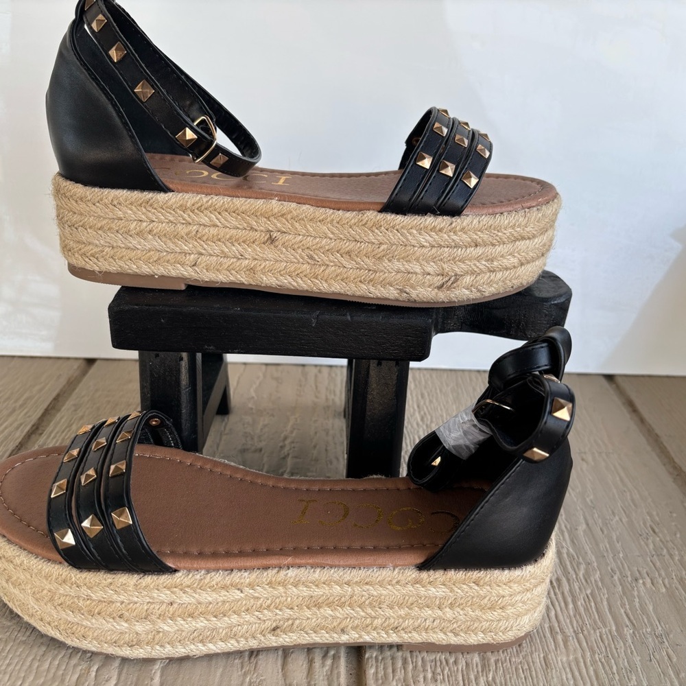 Coccoli Black Sandals with Strappy Design - Picture 4 of 12